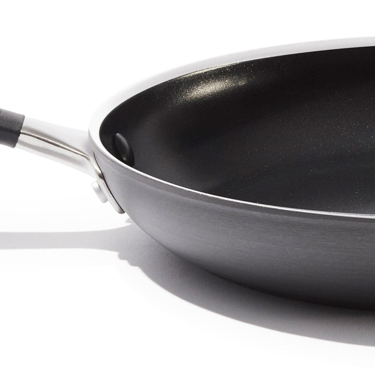 non-stick-pro-every-day-3-piece-frying-pan-set-s6 cc010474-001-oxo-non-stick-everyday-8-10-12-3-piece-open-frypan-set_pdp_07.jpg