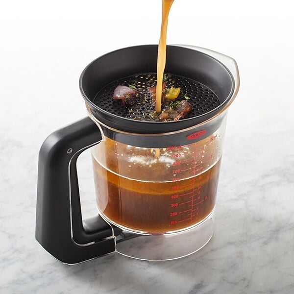 oxo-good-grips-good-gravy-fat-separator-4-cup-u9 gg_11198900_9c.jpg