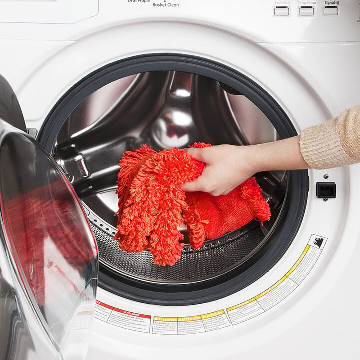 oxo-microfiber-under-appliance-duster-refill-a2 t_6__1_2.jpg