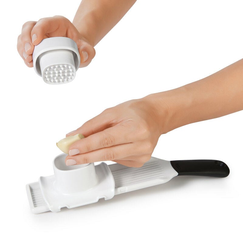 oxo-good-grips-garlic-slicer-d5 111786003.jpg