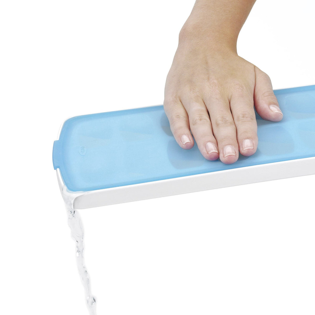 no-spill-ice-cube-tray-d8 1132080_2_no-spill_ice_cube_tray.jpg