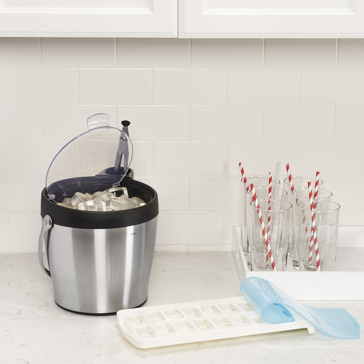 no-spill-ice-cube-tray-d8 1132080_8_no-spill_ice_cube_tray.jpg
