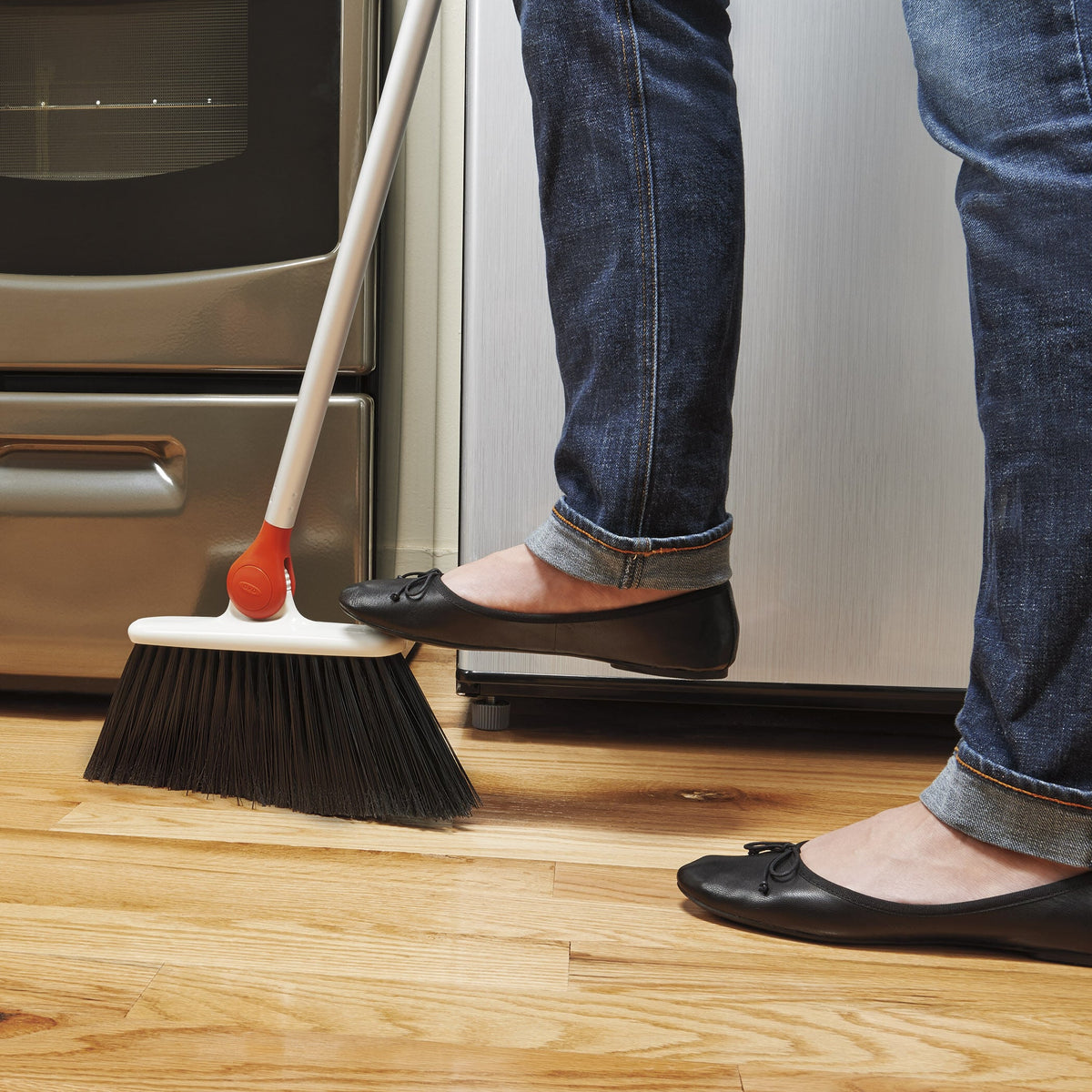 any-angle-broom-m1 1336580_6_any-angle_broom.jpg
