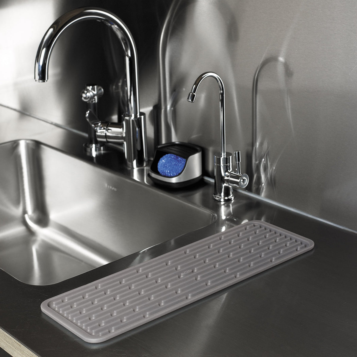 silicone-wine-glass-drying-mat-w4 1372100_6_silicone_wine_glass_drying_mat.jpg