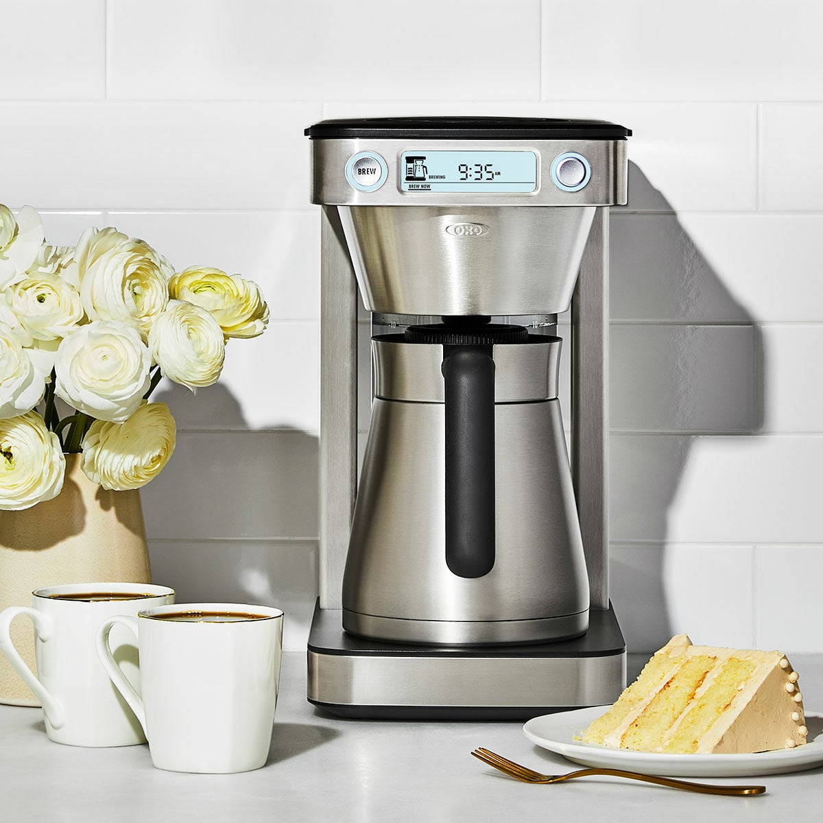 12-cup-coffee-maker-with-podless-single-serve-function-w5 brew_8721200v1_12cupcoffeemaker_37.jpg