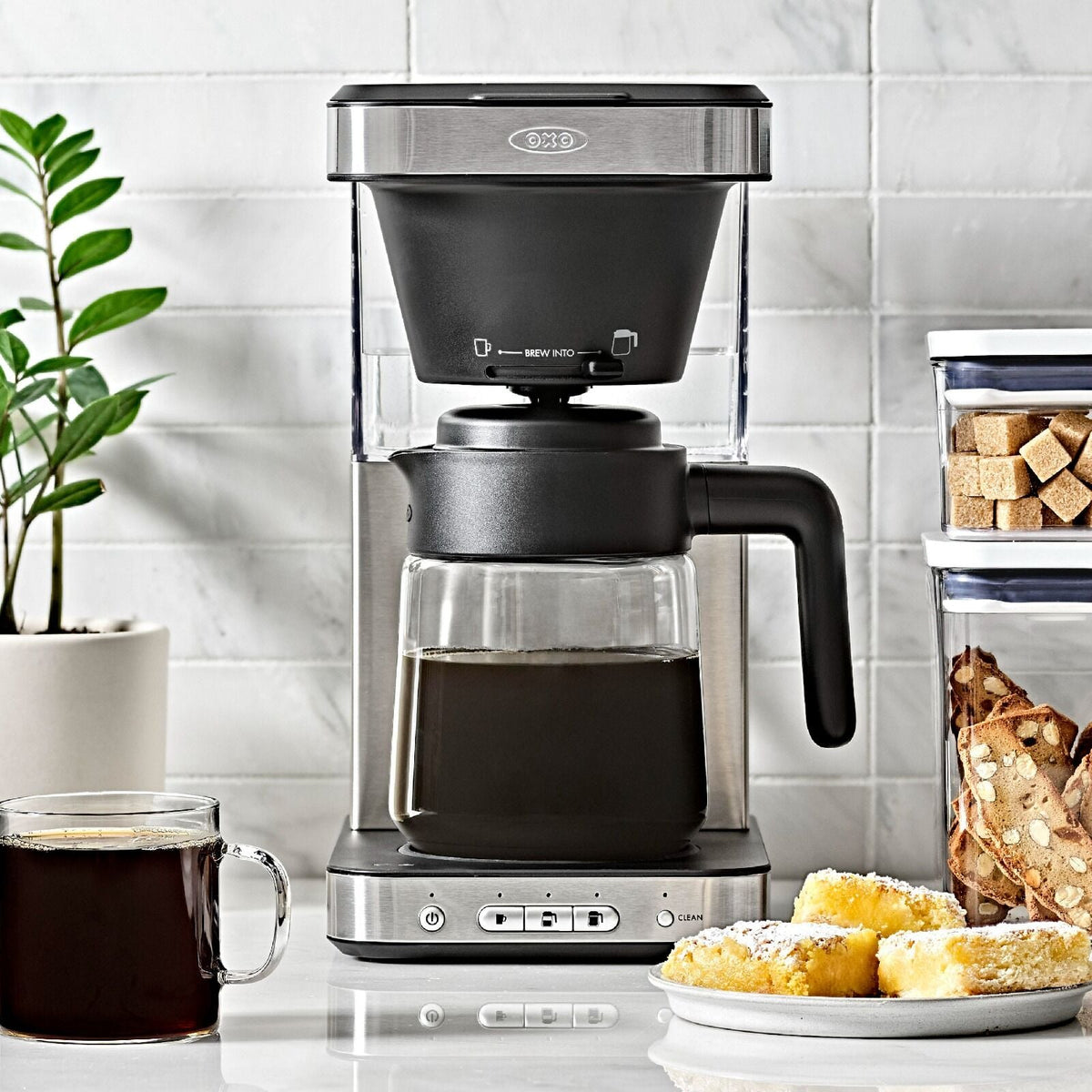 8-cup-coffee-maker-with-podless-single-serve-function-and-glass-carafe-f9 brew_8722000_8-cup-glass-coffee-maker-podless_pdp_01.jpeg