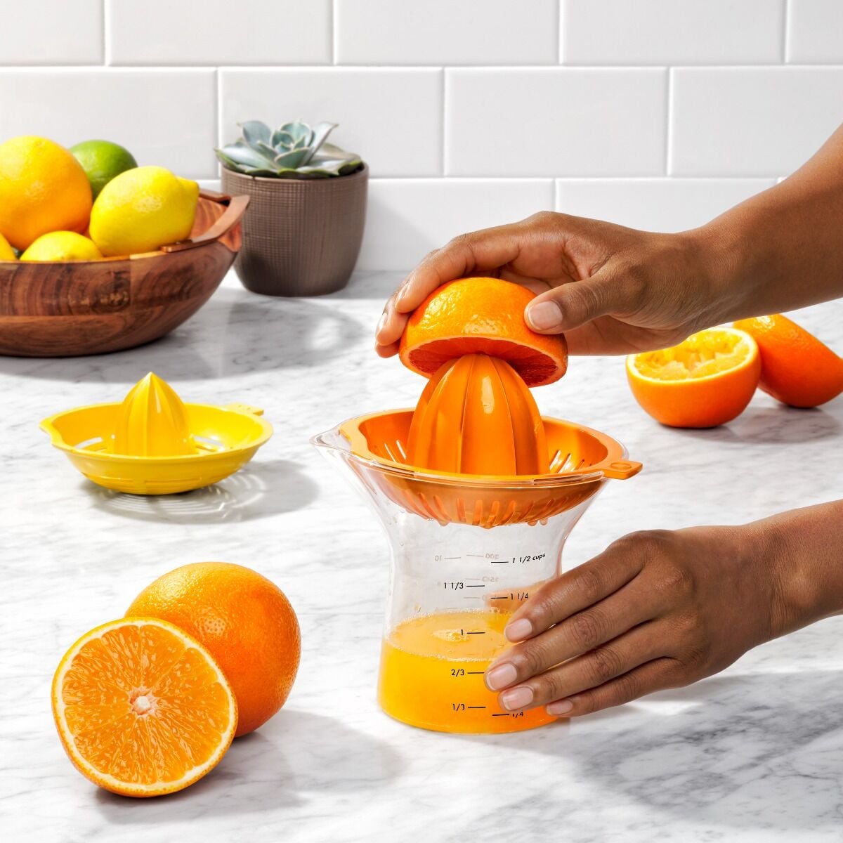 2-in-1-citrus-juicer-e3 gg_11263400_4a_1.jpg