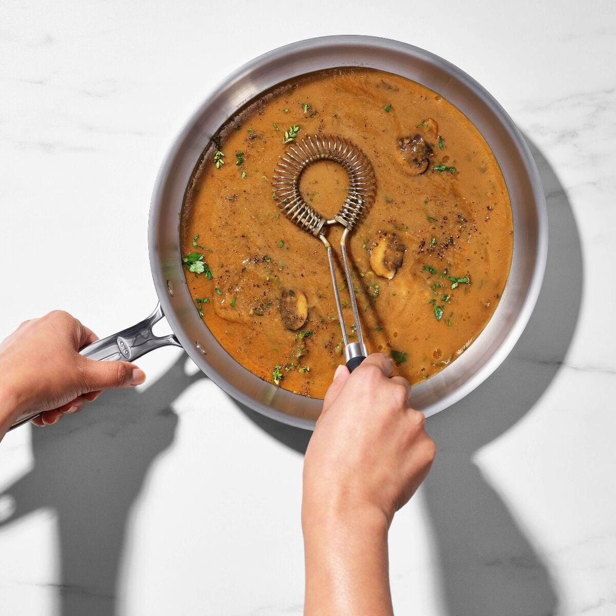 sauce-and-gravy-whisk-k1 gg_11278500_4b_1_.jpg