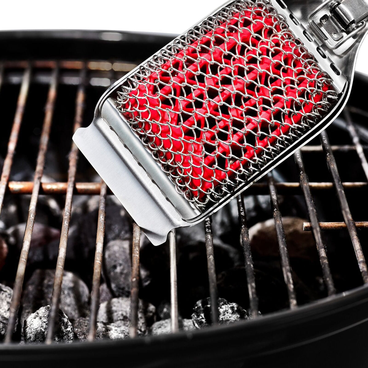 coiled-grill-brush-with-replaceable-head-l2 gg_11356300_coiledgrillbrush_11.jpg