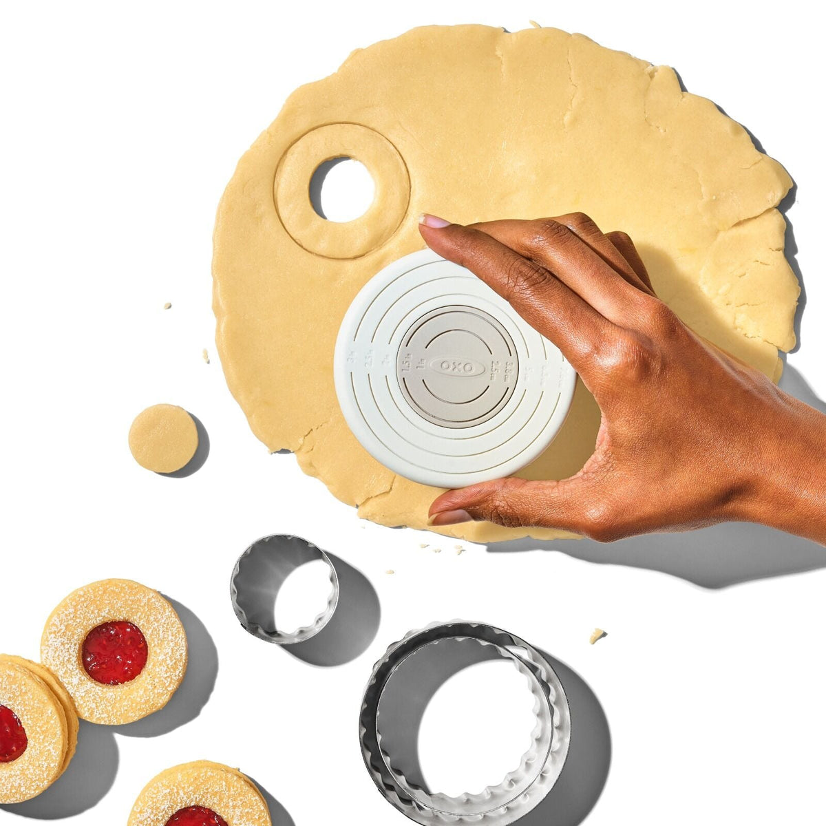 double-sided-cookie-and-biscuit-cutter-s7 gg_11360600_cookiecutterset_pdp_04.jpg
