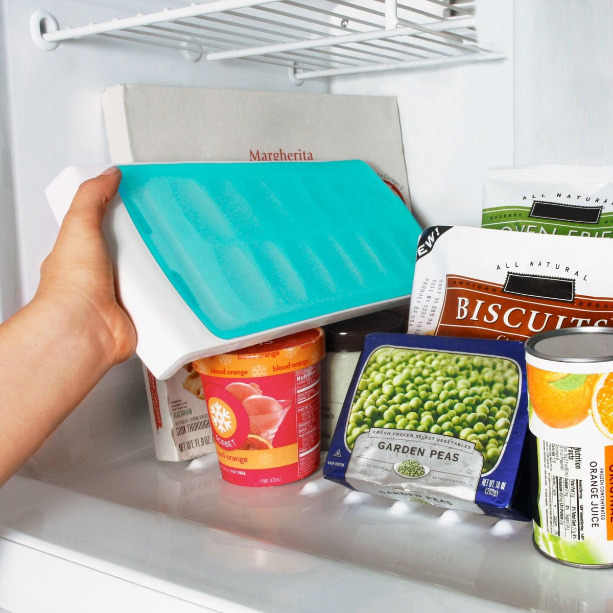 no-spill-ice-cube-tray-2-pack-z2 gg_11362000_02_rgb.jpg