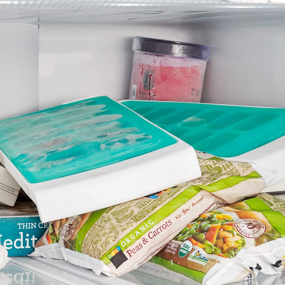 no-spill-ice-cube-tray-2-pack-z2 gg_11362000_nospillicecubetray2pk_pdp_02.jpg