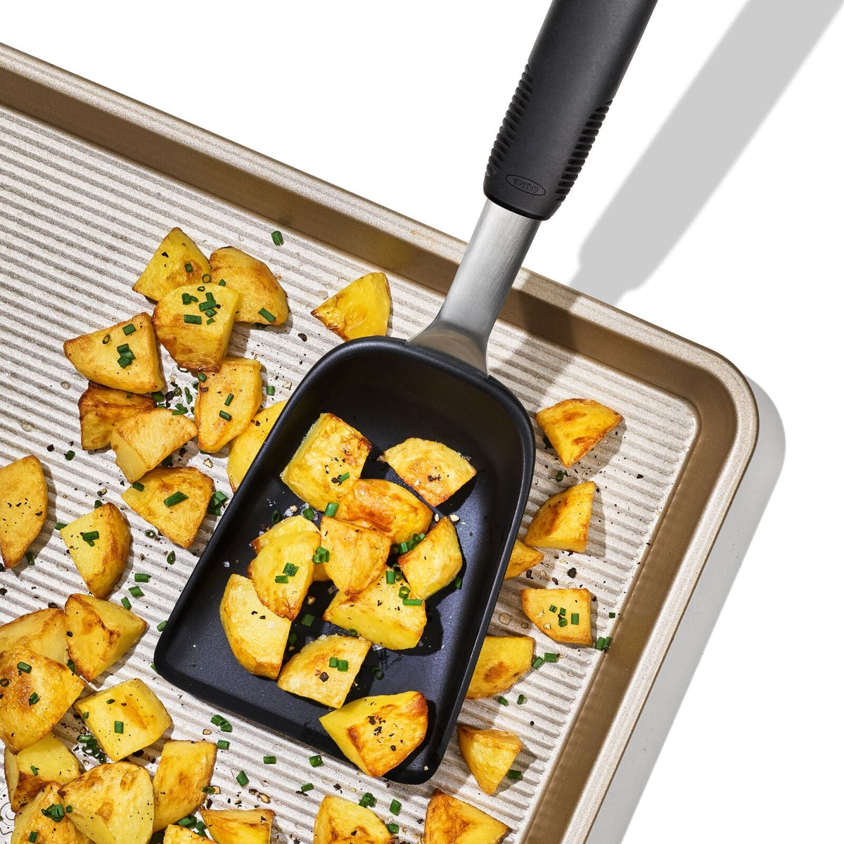 sheet-pan-scoop-h8 gg_11375300_sheetpanscoop_pdp_01.jpg