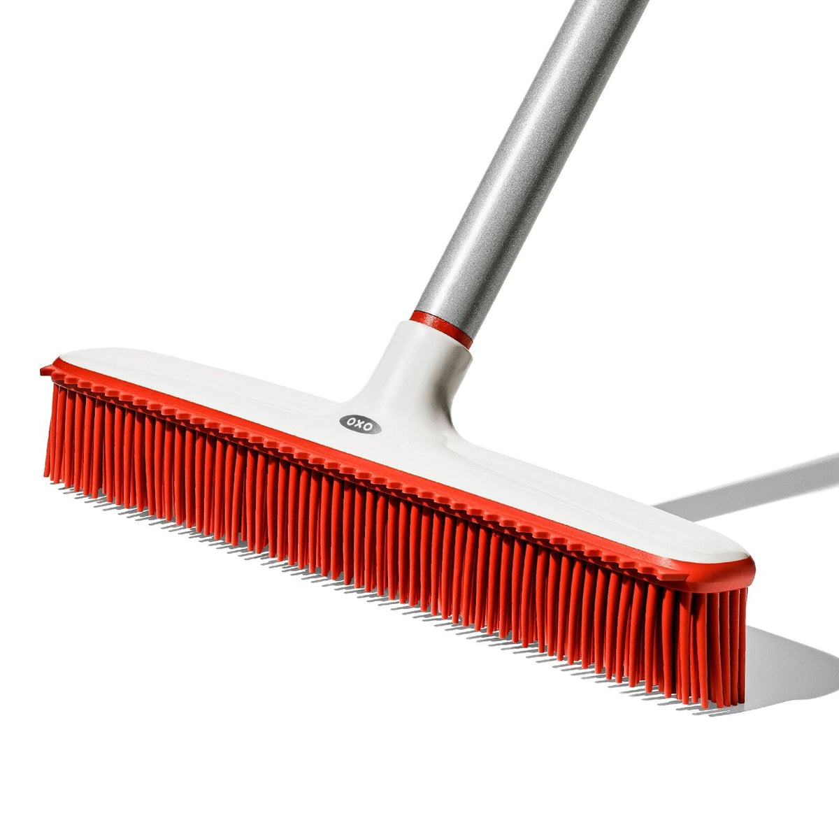 oxo-good-grips-fur-broom-i2 gg_12423000_fur-broom-compact_pdp_00.jpeg