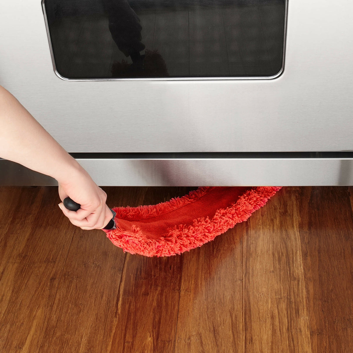 microfiber-under-appliance-duster-d4 gg_1245400_4b_1_.jpg