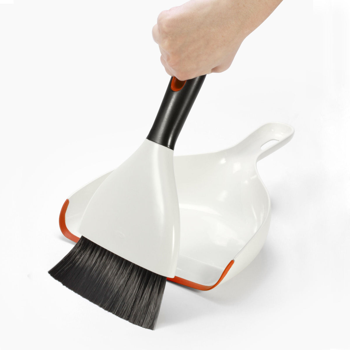 dustpan-and-brush-set-h0 gg_1334480_7_dustpan_brush_set.jpg
