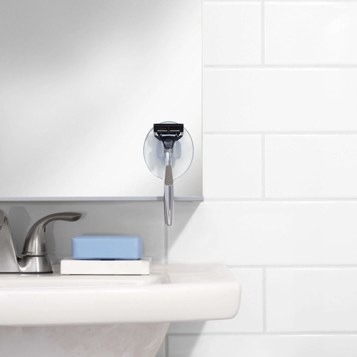 suction-razor-holder-x2 gg_1377400_9c_1_.jpg