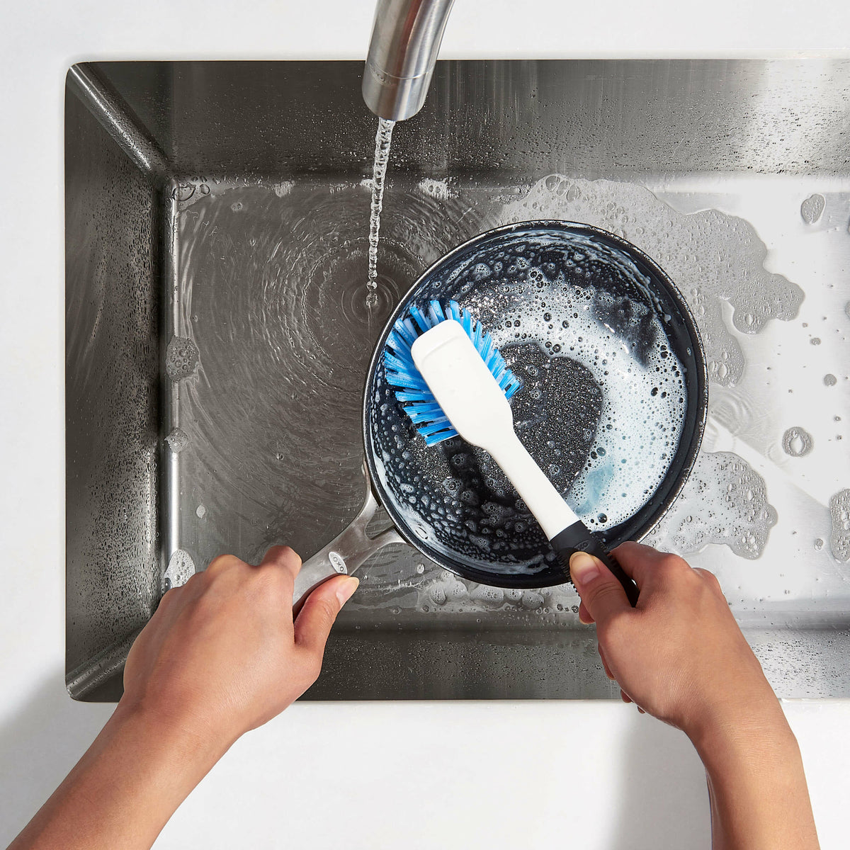 dish-brush-with-scraper-n2 gg_21691_4_1_.jpg