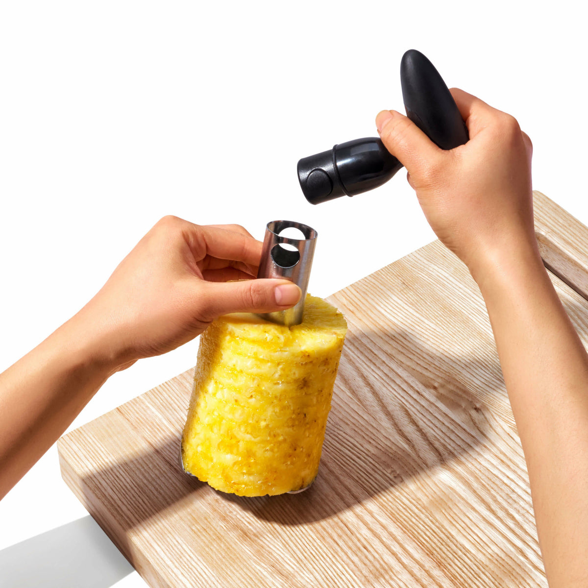 stainless-steel-pineapple-slicer-t6 gg_3108300_4d_1_.jpg