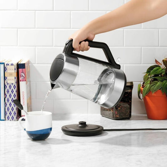 cordless-glass-electric-kettle-v6 lifestyle1.jpg