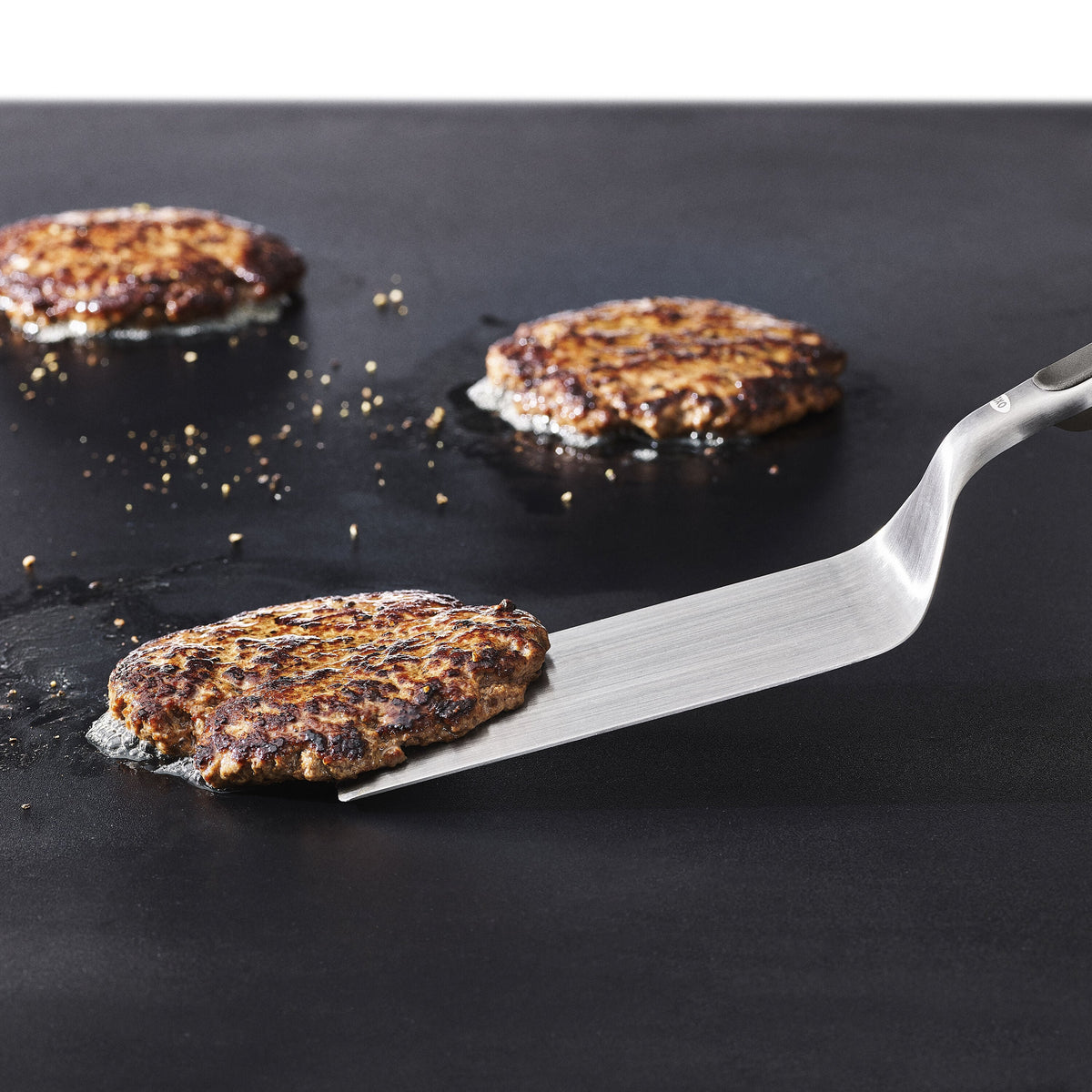 oxo-outdoor-griddle-turner-e0 od_9108400_071921_34_rgb.jpg