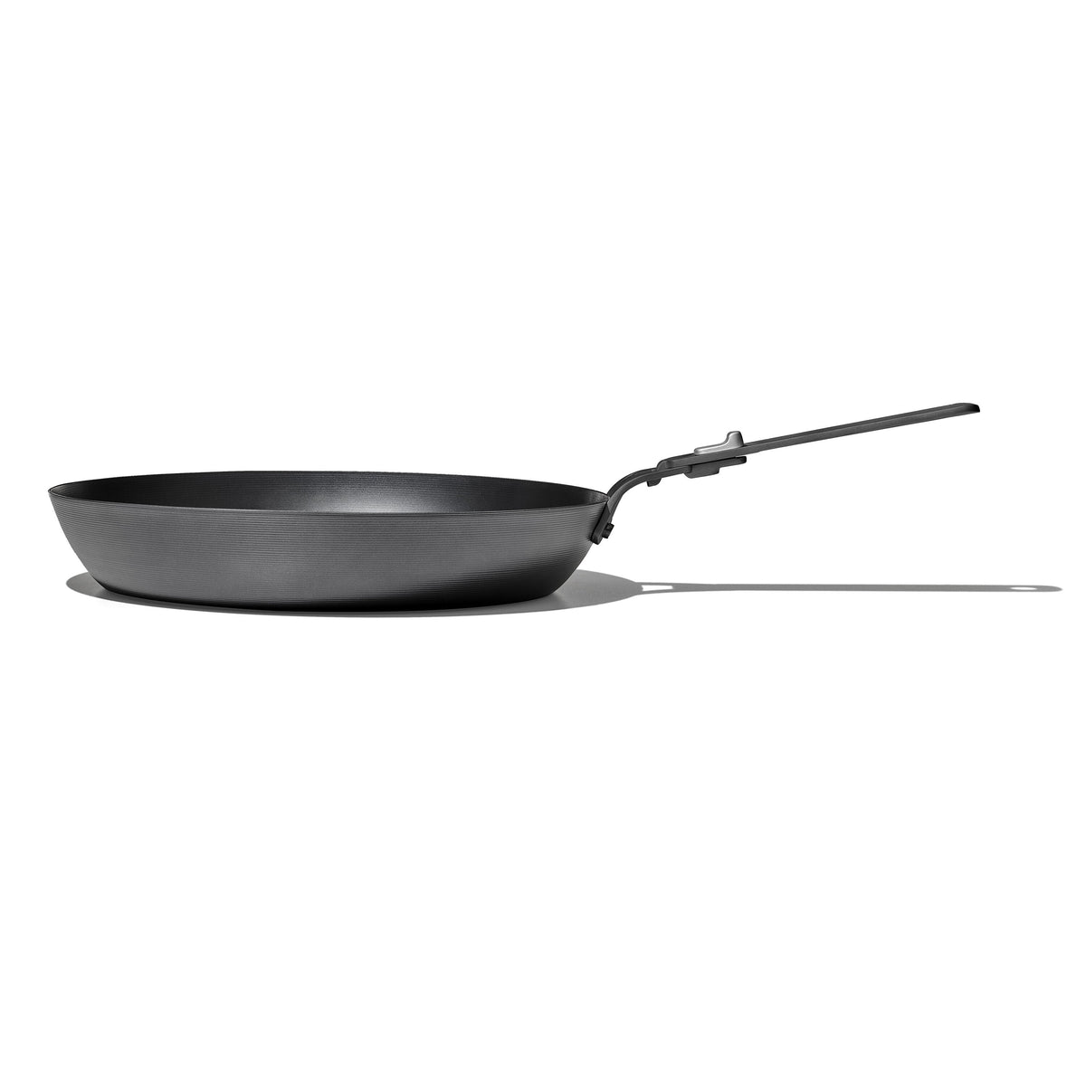 outdoor-12-inch-carbon-steel-pan-with-removable-handle-z7 od__2059650001_12incarbonsteelpan_63_rgb.jpg