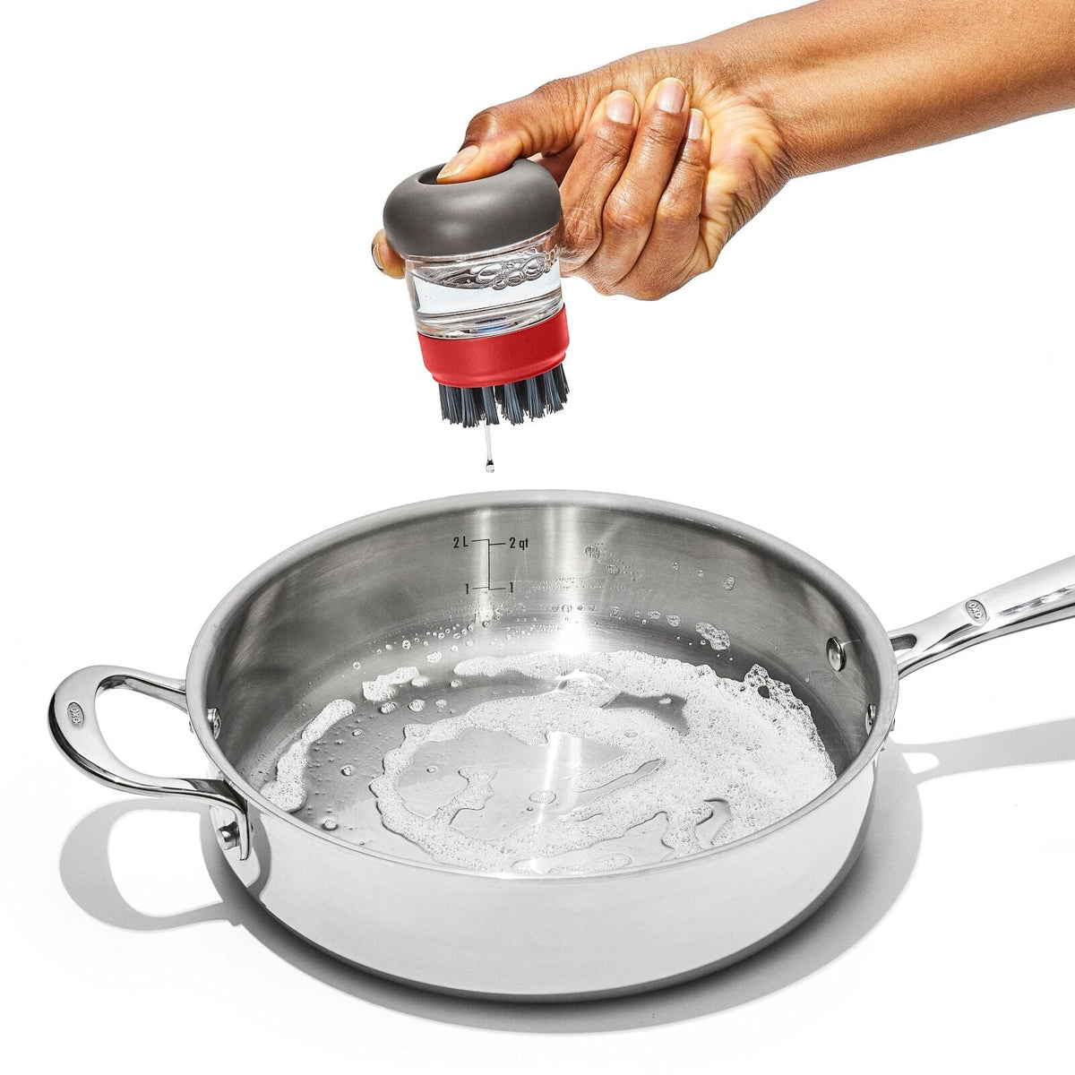 outdoor-soap-dispensing-dish-brush-with-storage-case-d1 odr_9209700_soapdispensingbrush_10.jpg