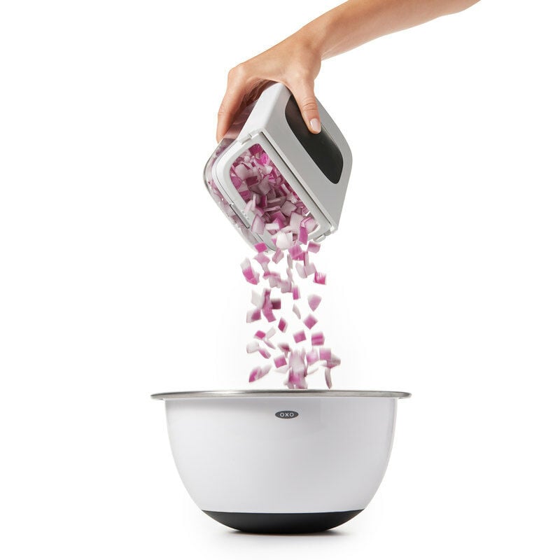 vegetable-chopper-with-easy-pour-opening-y0 onion_4.jpg