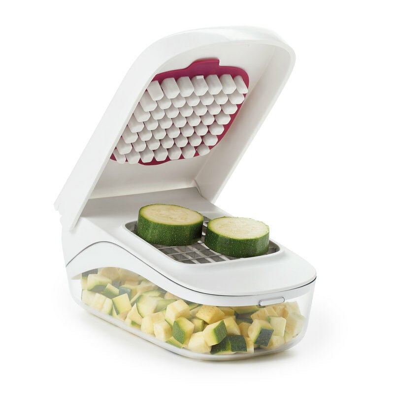 vegetable-chopper-with-easy-pour-opening-y0 onion_5.jpg