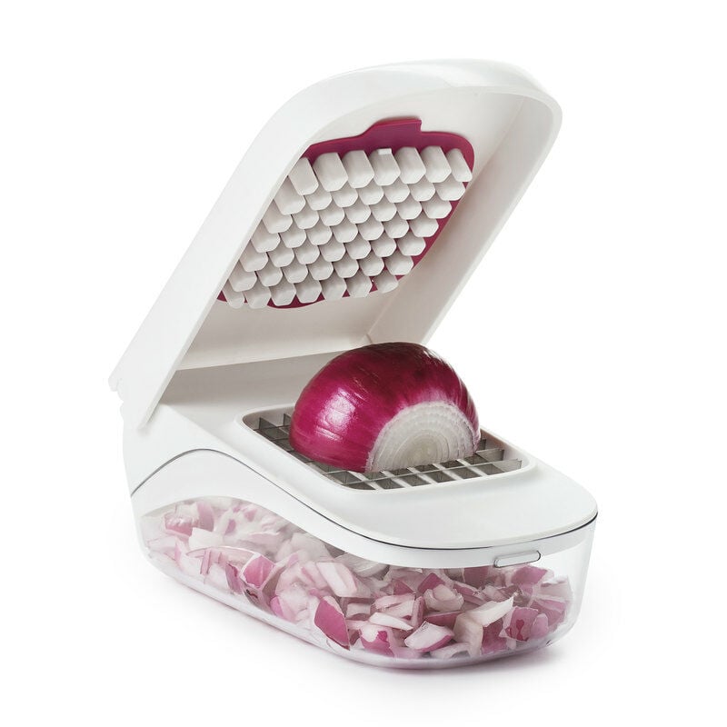 vegetable-chopper-with-easy-pour-opening-y0 onion_6.jpg