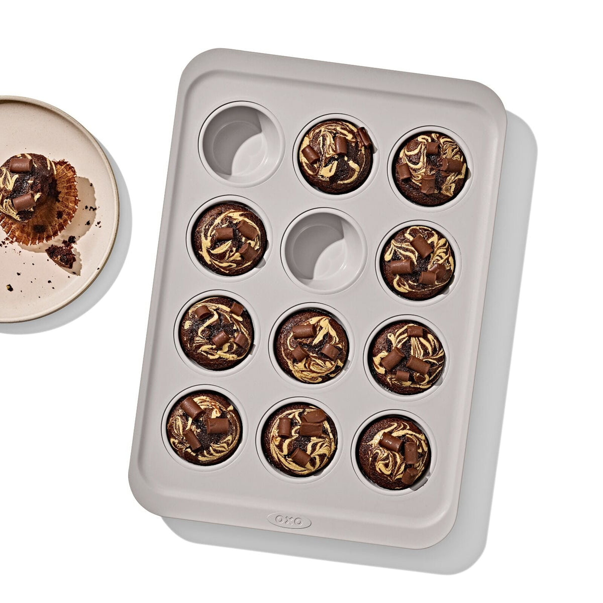 non-stick-pro-ceramic-coated-metal-bakeware-12-cup-muffin-pan-storm-blue-q2 oxo_12-cup-muffin-pan_pdp_01.jpg