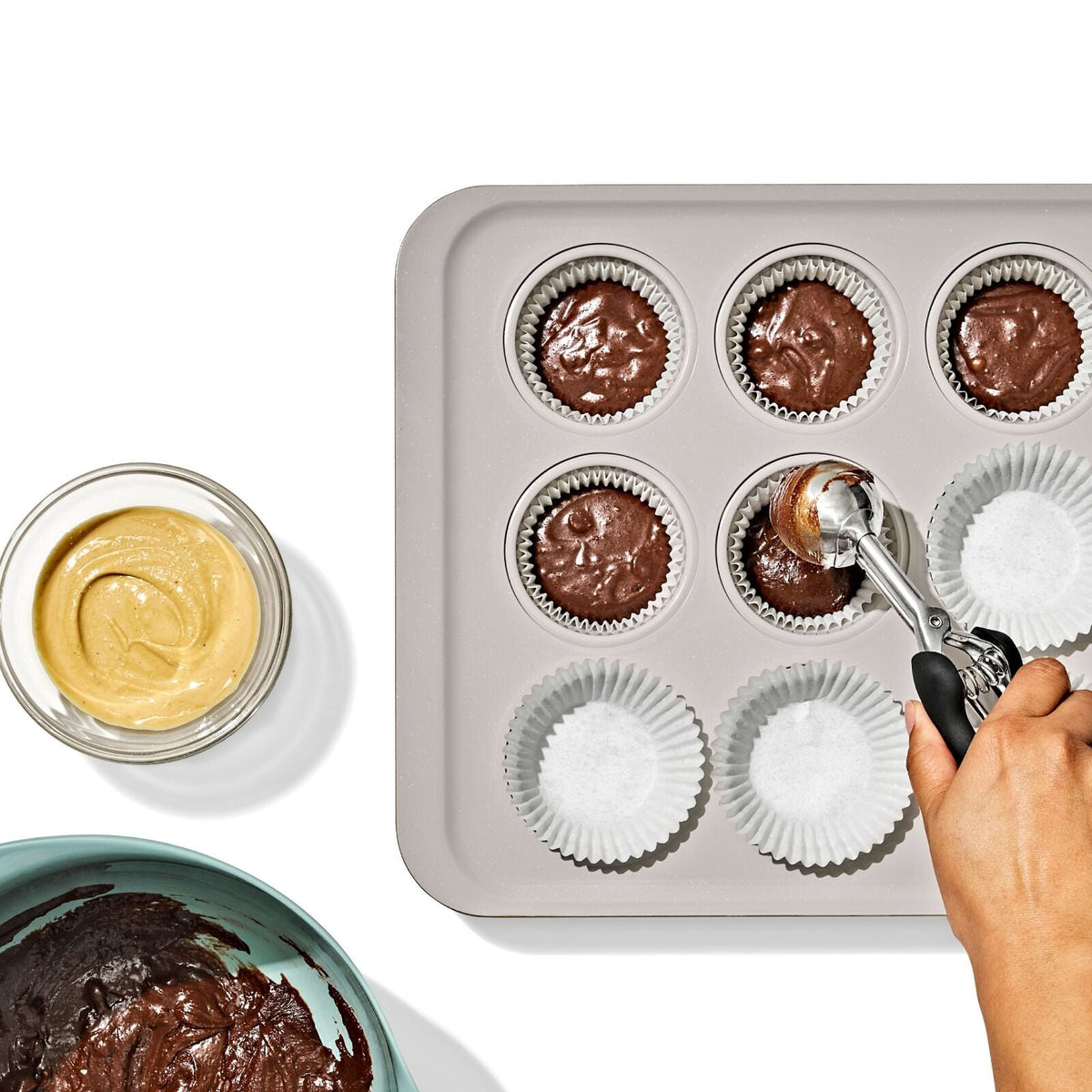 non-stick-pro-ceramic-coated-metal-bakeware-12-cup-muffin-pan-i5 oxo_12-cup-muffin-pan_pdp_03_1.jpg