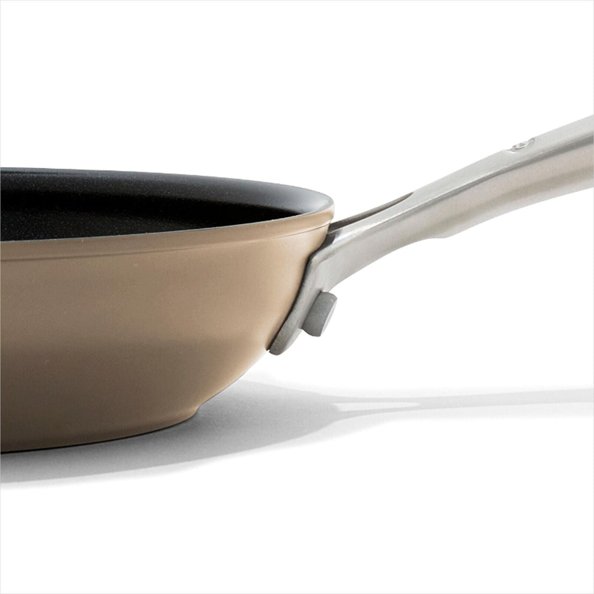 enhanced-non-stick-8-inch-frypan-p1 oxo_cc010457-001_enhanced-nonstick-8in-fry-pan-biscuit_pdp_03.jpg