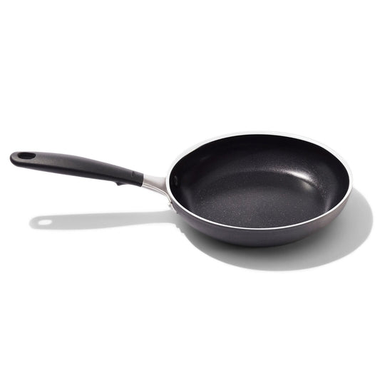 non-stick-pro-every-day-8-inch-frypan-r2 oxo_cc010468-001_nonstick-everyday-8in-fry-pan_pdp_01.jpg