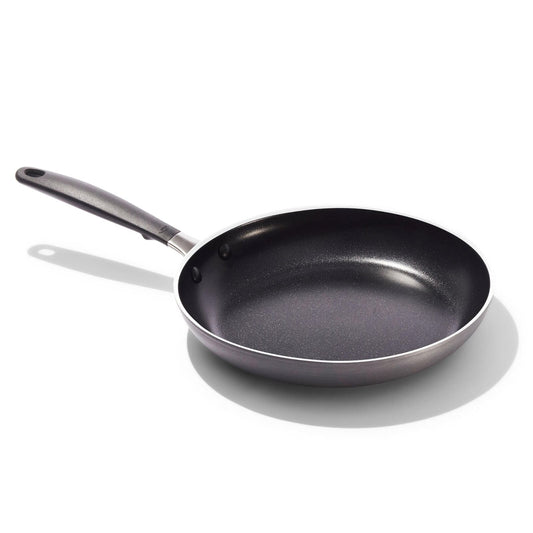 non-stick-pro-every-day-10-inch-fry-pan-f9 oxo_cc010469-001_nonstick-everyday-10in-fry-pan_pdp_01.jpg