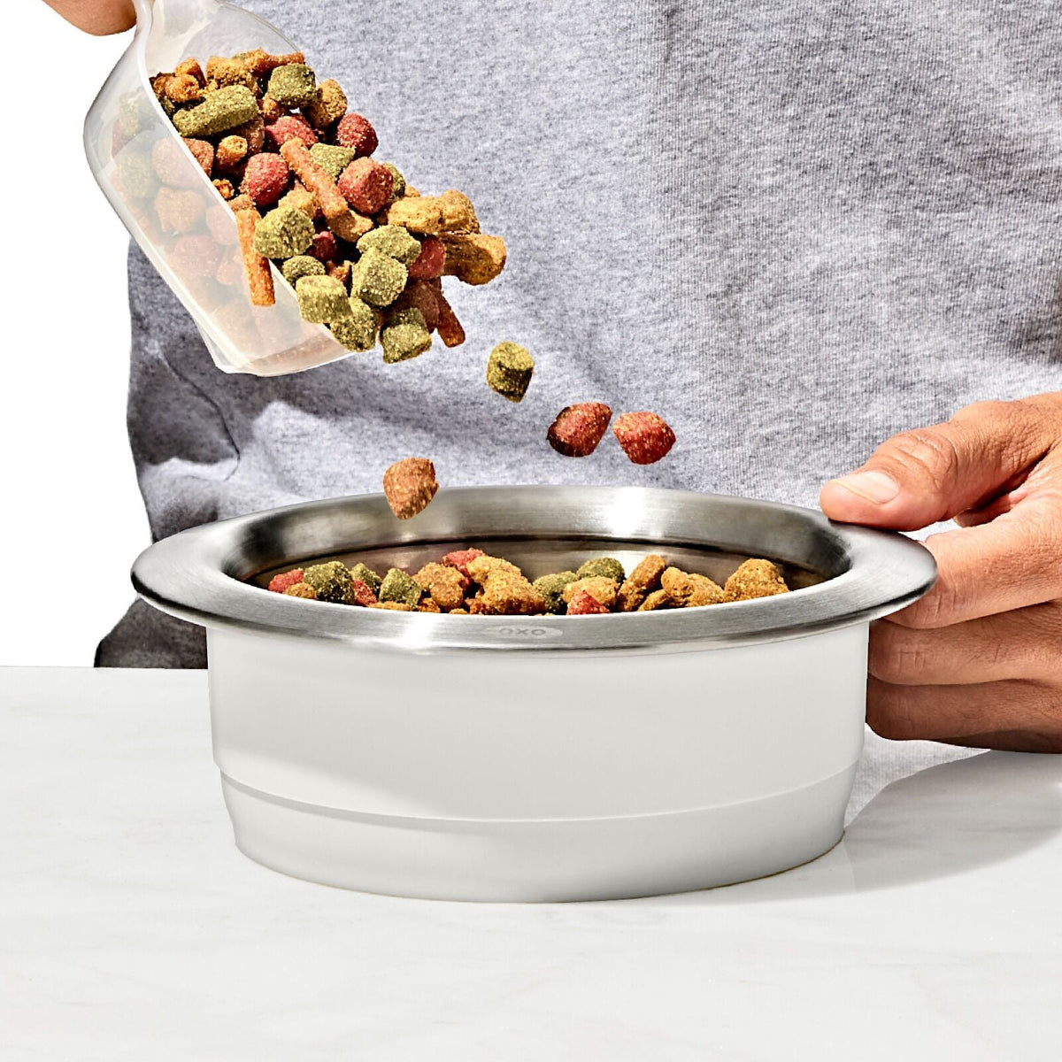 oxo-pet-easy-clean-slow-feeder-medium-2-cups-489-ml-m7 pet_nonslip-bowls-slow-feeders_pdp_04_1.jpeg