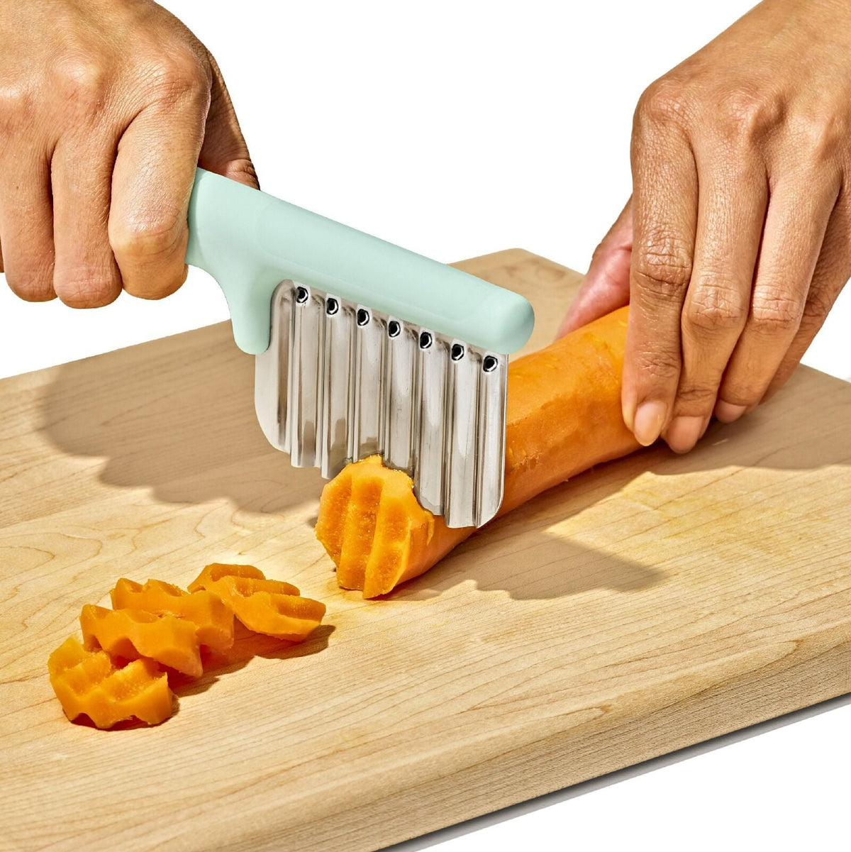 cut-and-prep-set-3-piece-x9 tot_61176700_baby-food-prep-set_pdp_02.jpeg
