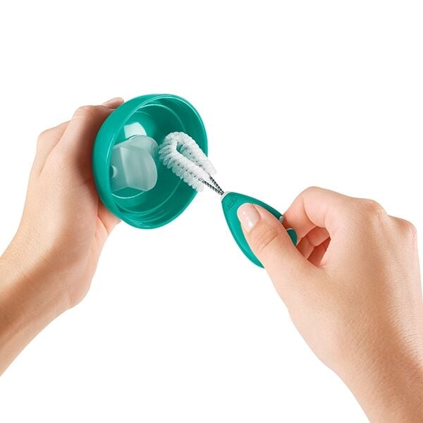 cleaning-set-for-straw-and-sippy-cups-b9 tot_62123100_4b.jpg