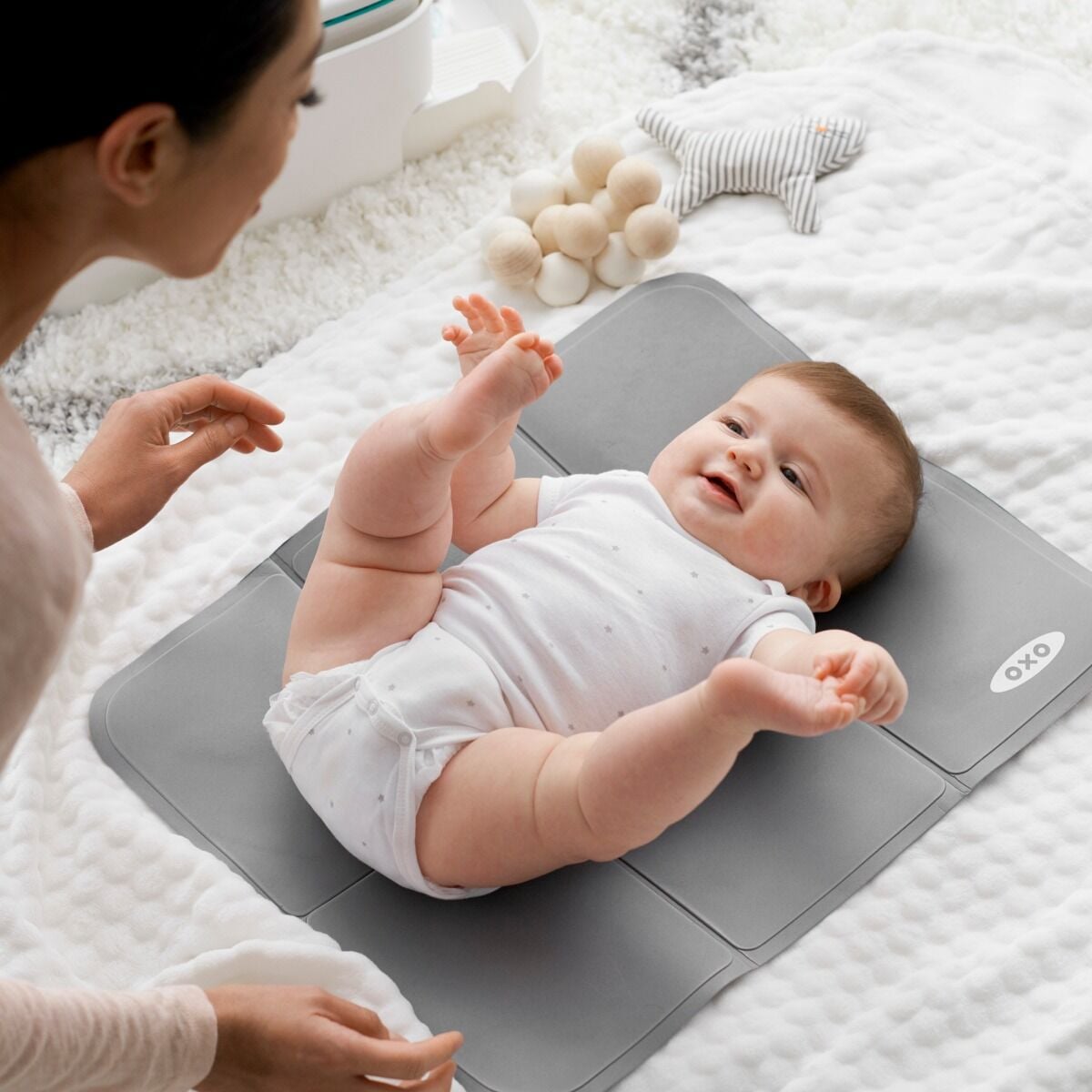 diaper-caddy-with-changing-mat-r9 tot_63135900_9a.jpg